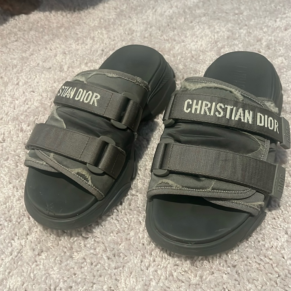 Christian Dior D- wander slide